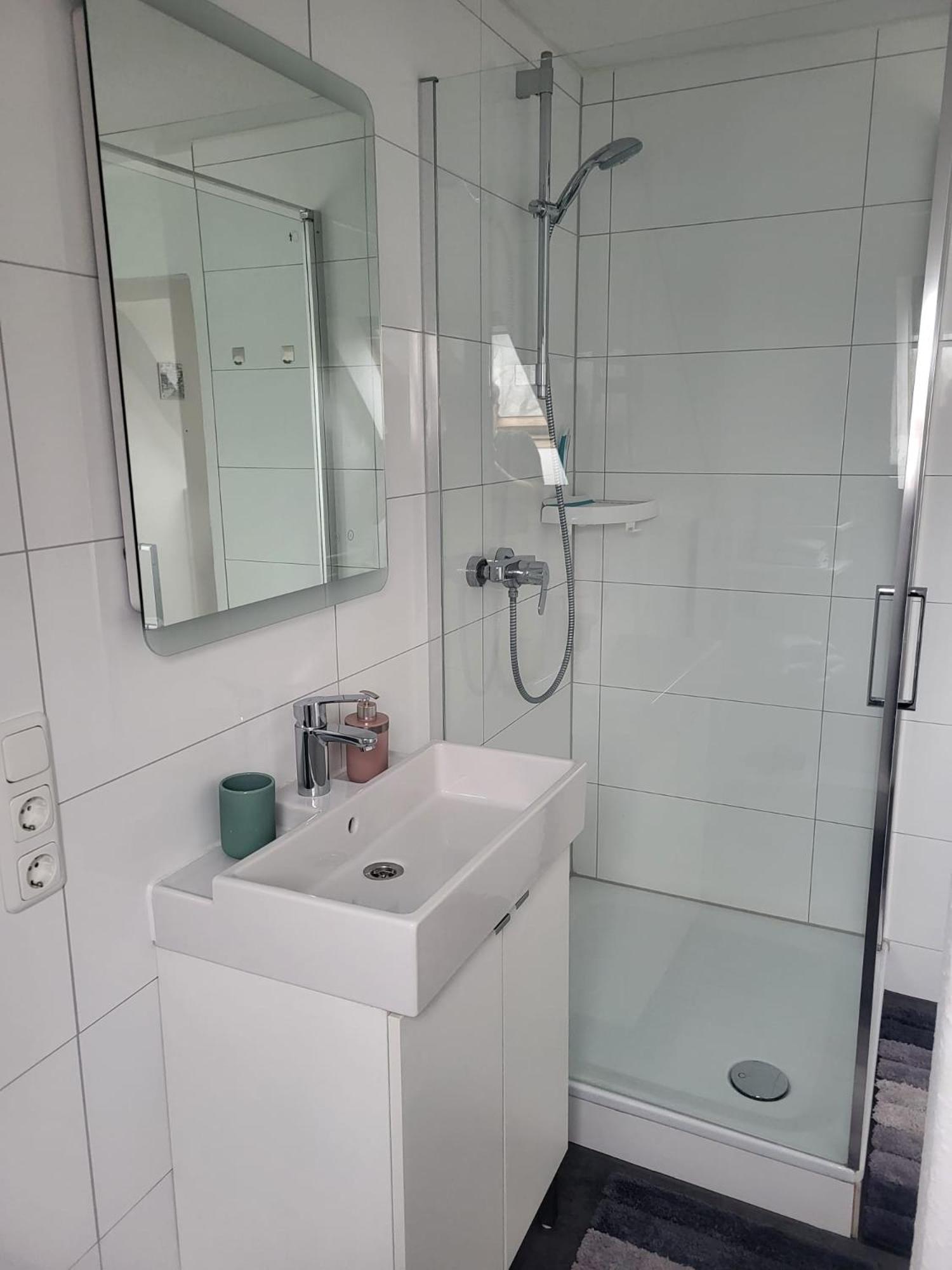 A&V Apartments Gemuetliche Rheinblick Wohnung Apt Daisy Дуйсбург Екстер'єр фото